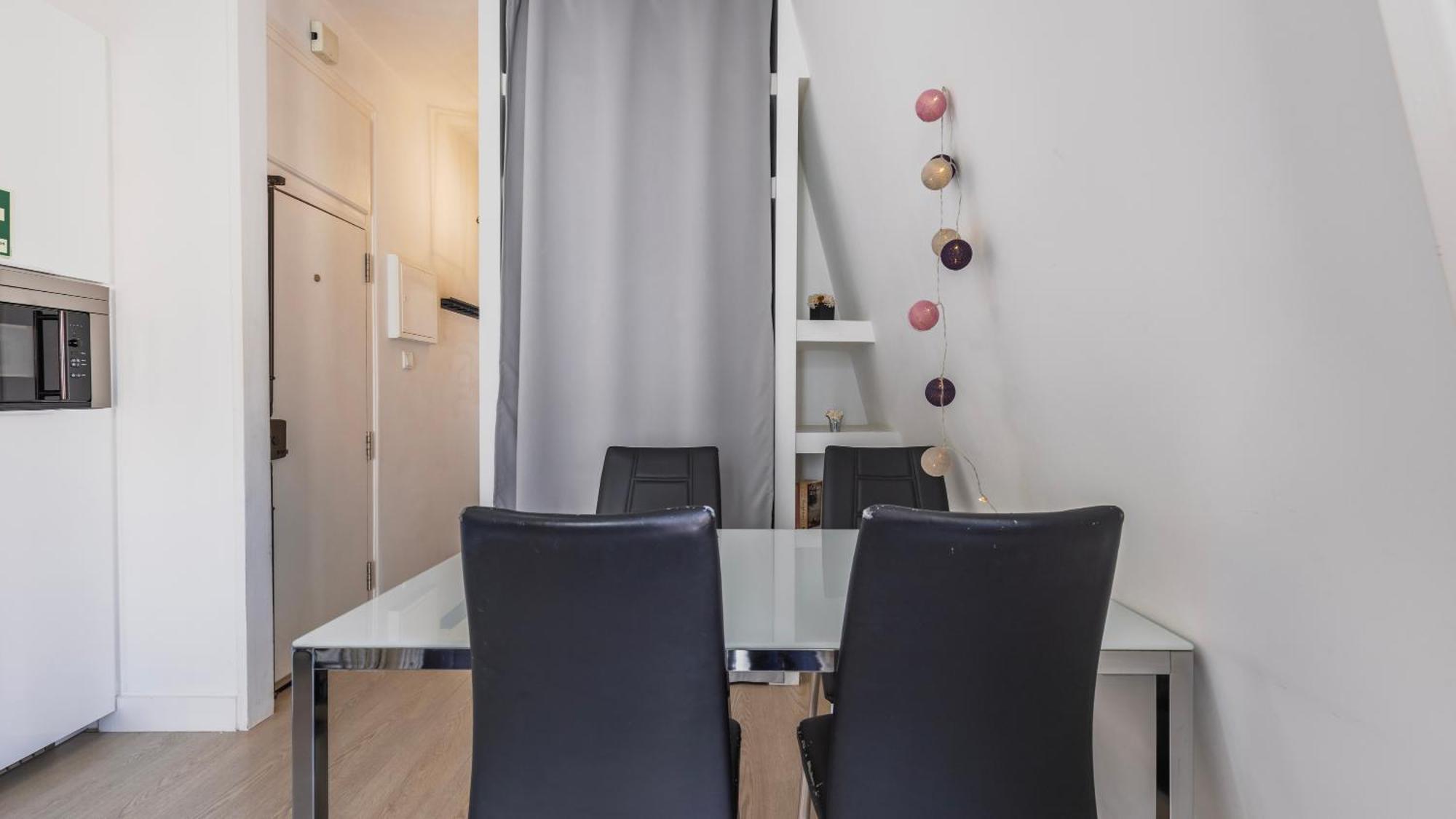 Classic Topfloor Apartment By Lovelystay ลิสบอน ภายนอก รูปภาพ